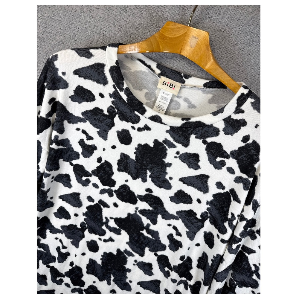 BiBi Cow Print Long Sleeve Pullover Top Womens Size Medium‎ Lightweight Knit EUC